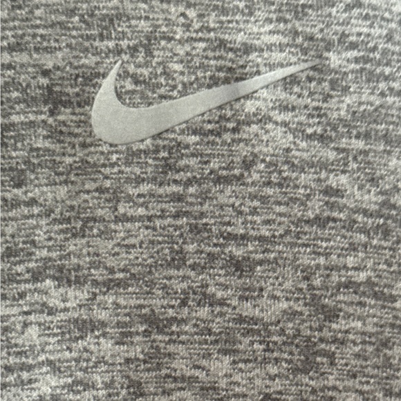 Women’s Nike Quarter Zip Grey Pullover Athletic Top with Thumbholes, Size 1X. - Picture 3 of 13